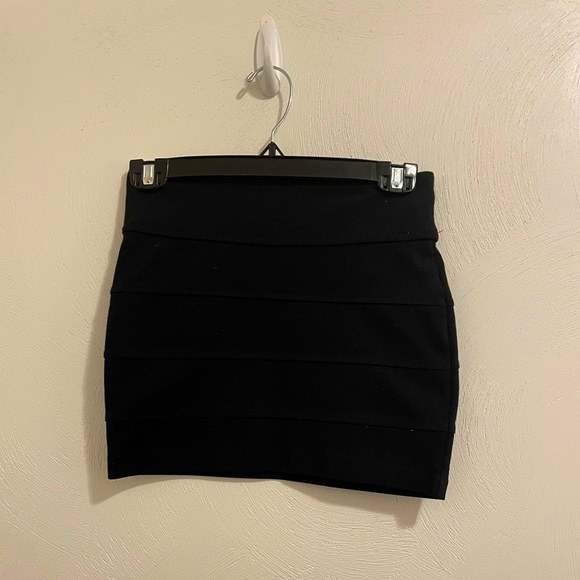 Aeropostale XS Black mini skirt - Picture 1 of 2
